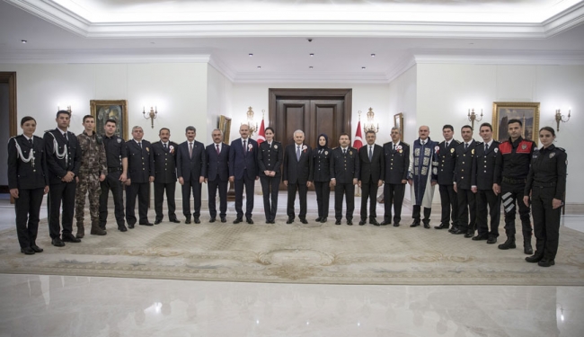 Başbakan Binali Yıldırım polisleri kabul etti